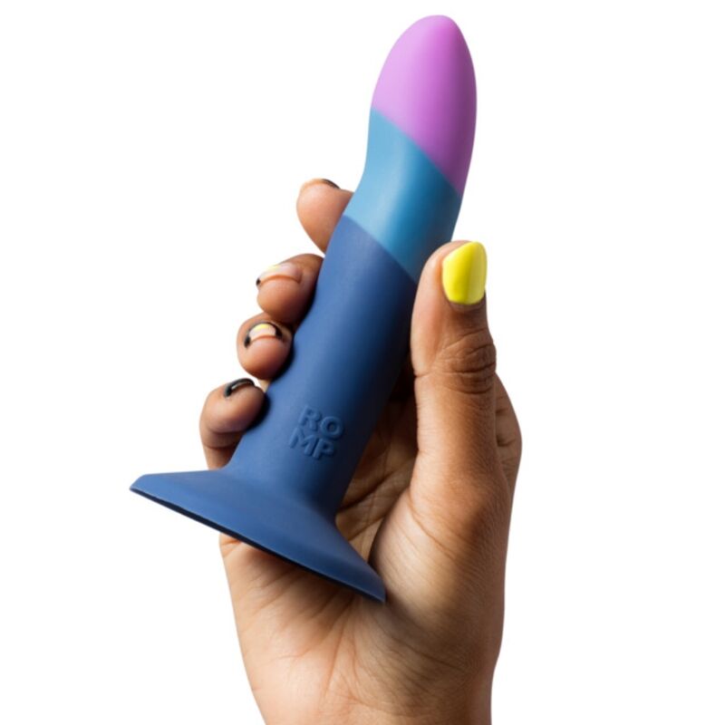 ROMP - PICCOLO GODEMICHET EN SILICONE AVEC VENTOUSE TRICOLORE 14 CM